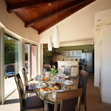 Marid - Three Bedroom Apartment Opatija