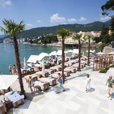Apartment Marid - Three Bedroom Opatija