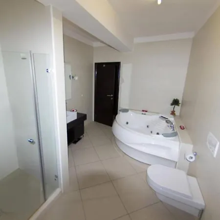 Marid - Three Bedroom Apartamento